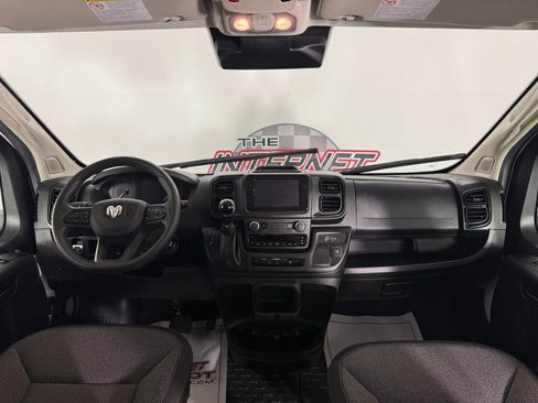 Used 2025 RAM ProMaster 2500 w/ Convenience Group FWD image 11