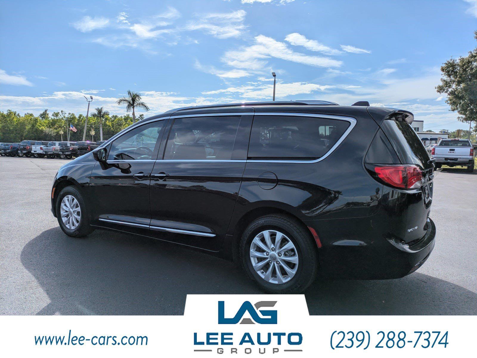 Used 2019 Chrysler Pacifica Touring-L FWD image 5