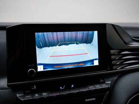 Used 2025 Toyota Camry SE FWD image 26