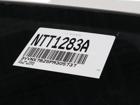 Used 2023 Volkswagen Taos SE w/ Panoramic Sunroof Package image 38