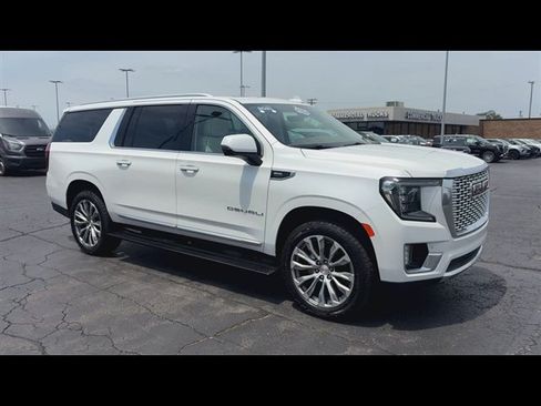Certified 2021 GMC Yukon XL Denali w/ Denali Premium Package AWD/4WD image 2
