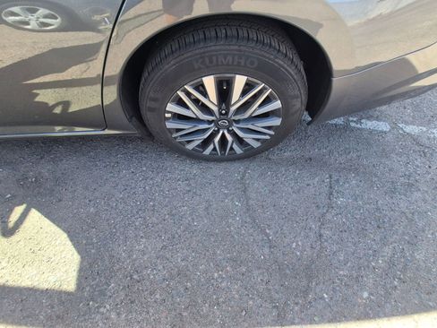 Used 2025 Nissan Altima 2.5 SV image 10