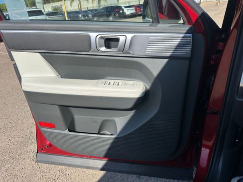 Used 2025 Hyundai Santa Fe SEL image 18