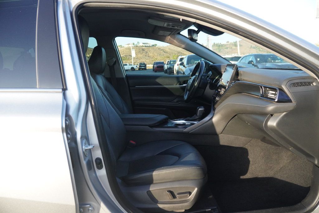 Used 2021 Toyota Camry XLE w/ Carpet Mat Package (TMS) FWD image 32