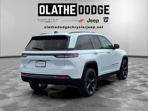 New 2026 Jeep Grand Cherokee Limited w/ Limited Altitude Package AWD/4WD image 26