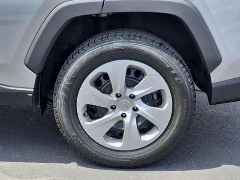Used 2021 Toyota RAV4 LE w/ Carpet Mat Package (TMS) FWD image 11