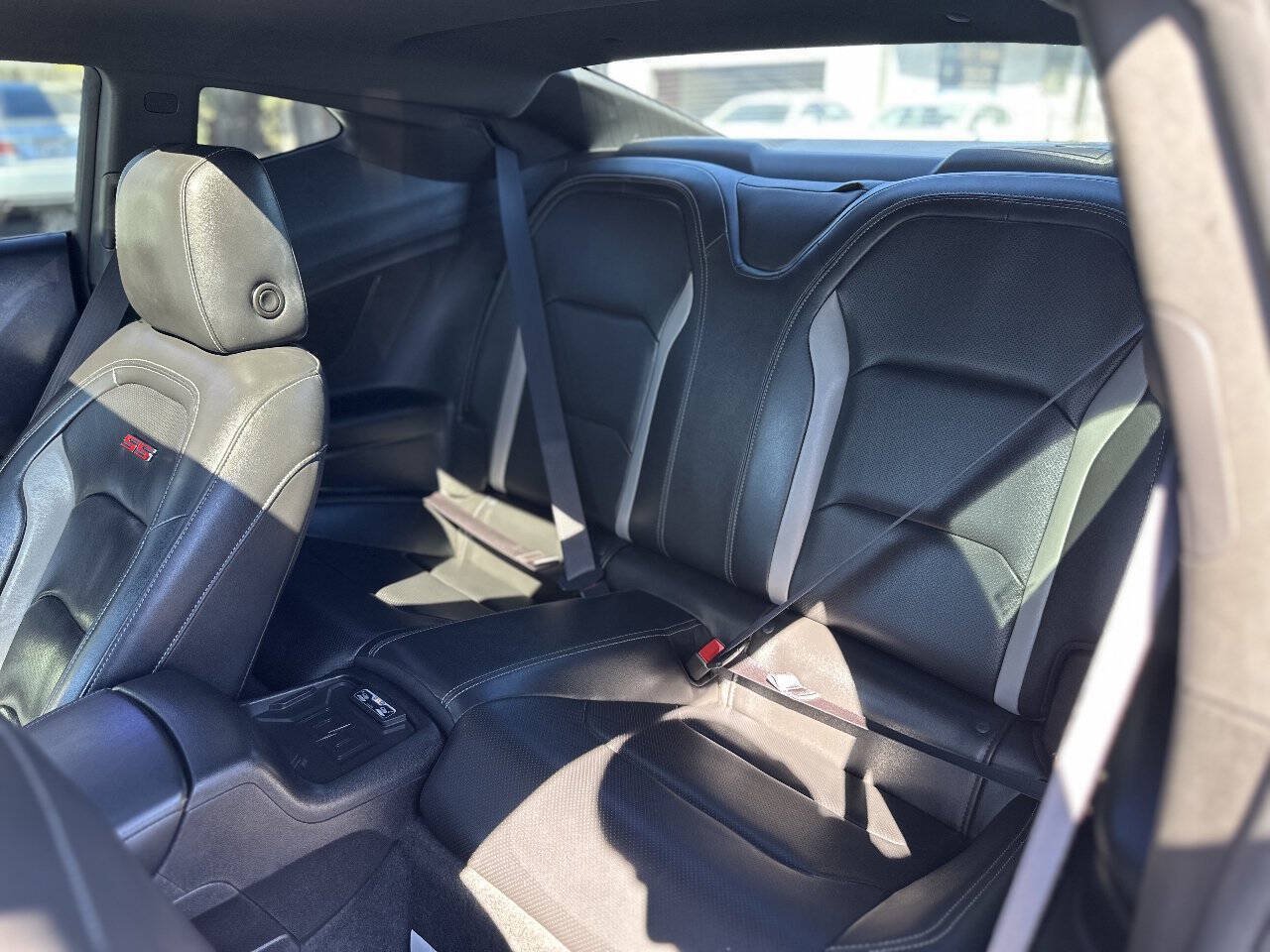 Used 2016 Chevrolet Camaro SS RWD image 21