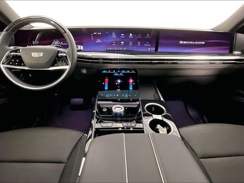 Used 2025 Cadillac Escalade Sport w/ Touring Package image 21