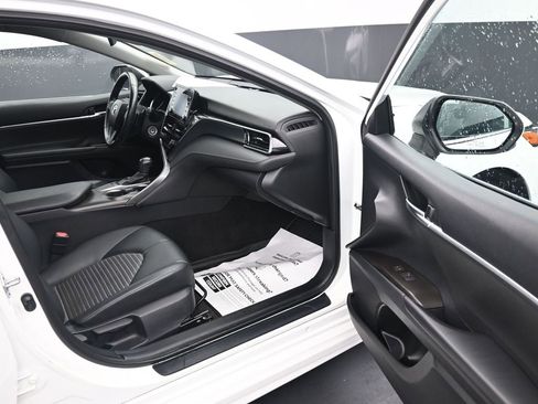 Used 2023 Toyota Camry SE image 13