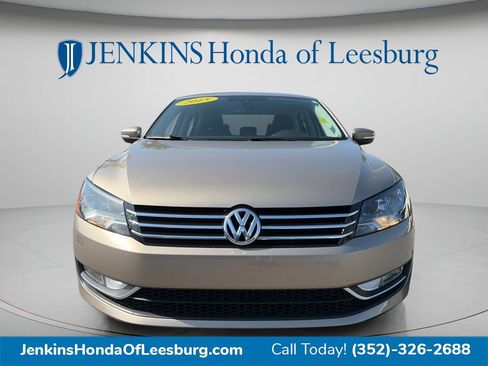 Used 2015 Volkswagen Passat 1.8T Limited Edition FWD image 8