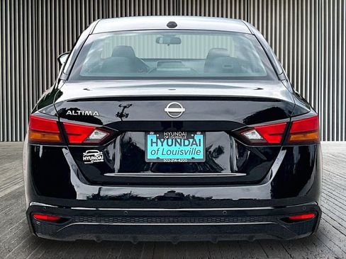 Used 2025 Nissan Altima 2.5 SV FWD image 5