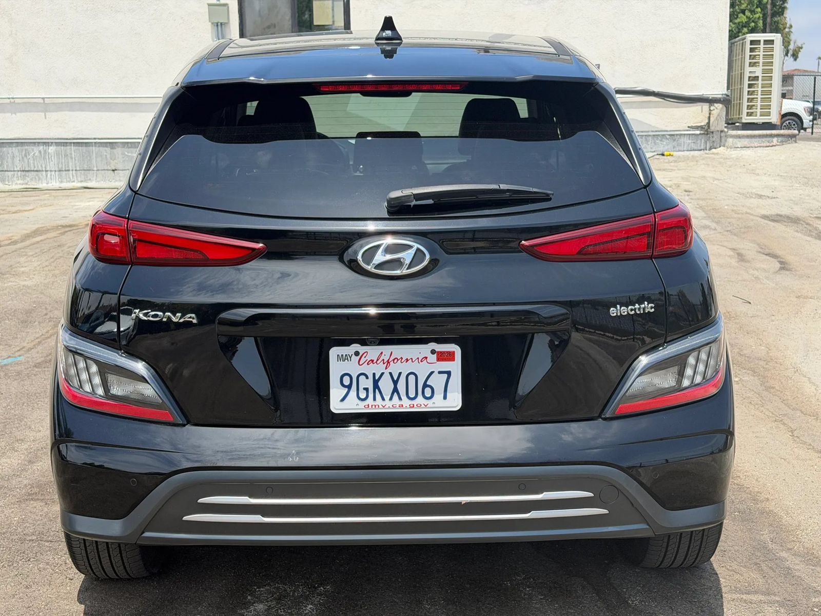 Used 2023 Hyundai Kona Limited FWD image 6