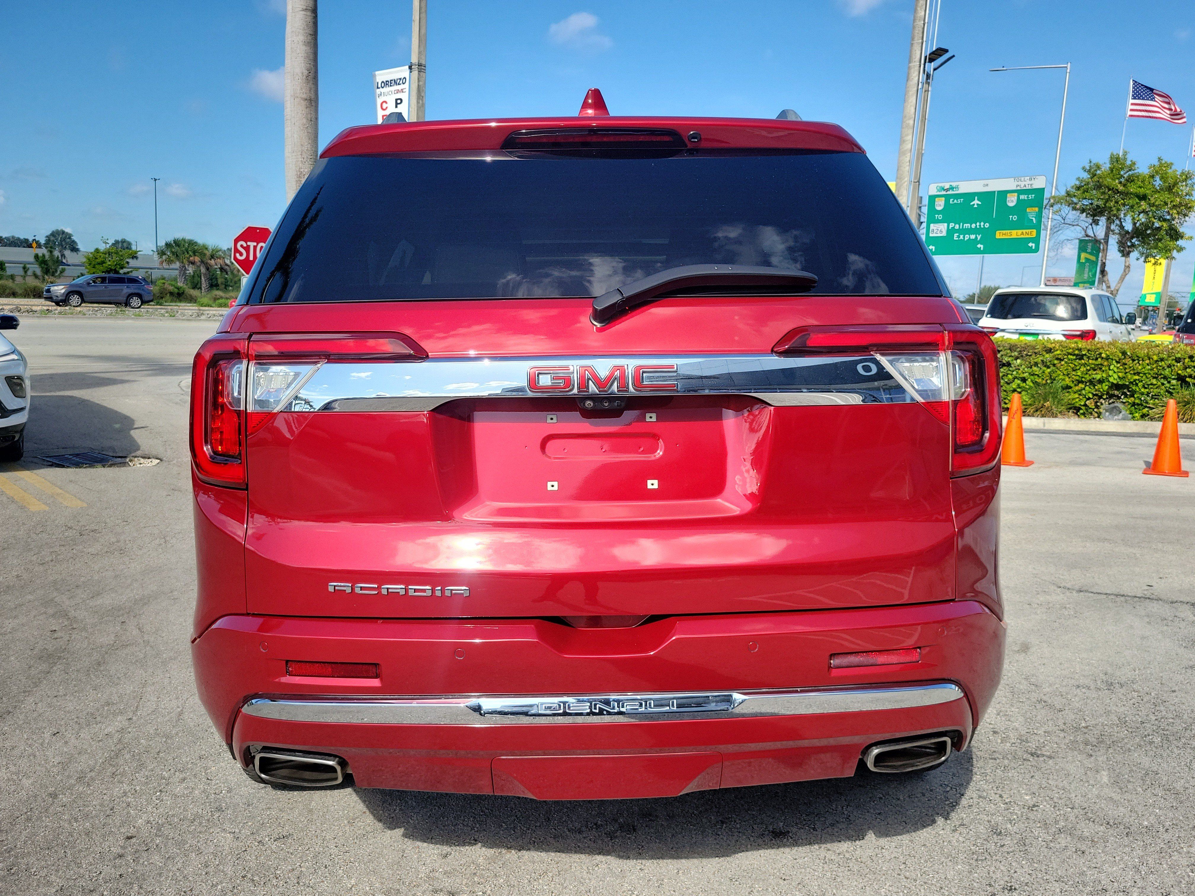 Used 2020 GMC Acadia Denali w/ Technology Package FWD image 6