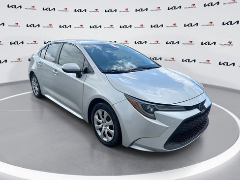 Used 2021 Toyota Corolla LE FWD image 1