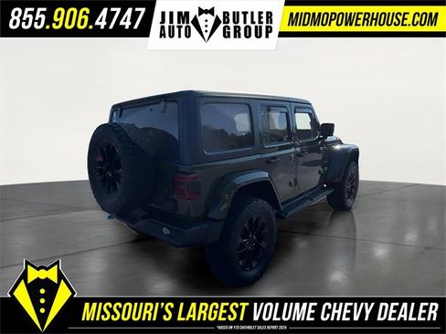 Used 2022 Jeep Wrangler Unlimited Sahara w/ Cold Weather Group image 10