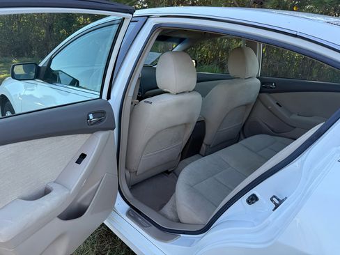 Used 2010 Nissan Altima 2.5 S image 45