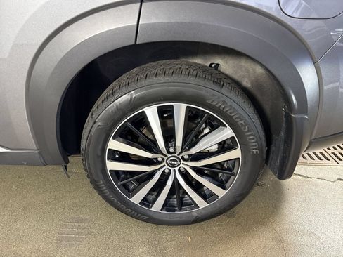 Certified 2025 Nissan Pathfinder Platinum w/ Cargo Package AWD/4WD image 6