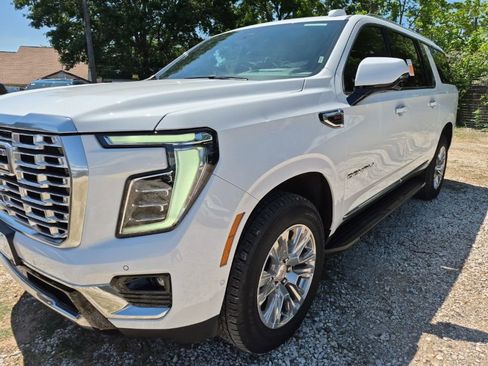 Used 2025 GMC Yukon XL Denali image 1