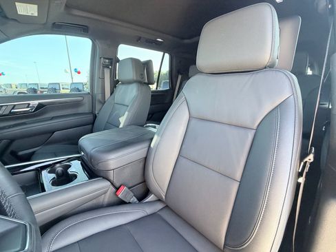 Used 2026 Chevrolet Tahoe Z71 w/ Z71 Off-Road Package AWD/4WD image 24