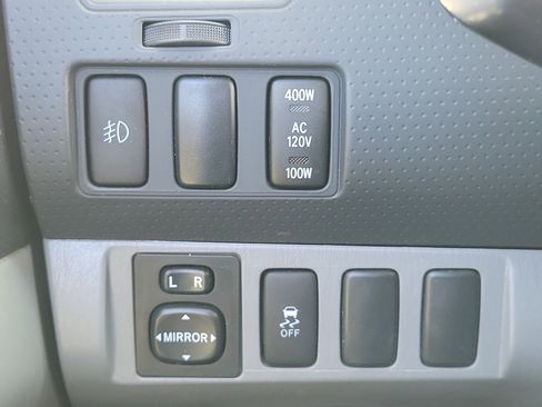 Used 2014 Toyota Tacoma PreRunner image 25