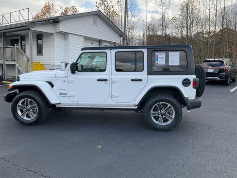 Used 2020 Jeep Wrangler Unlimited Sahara image 8