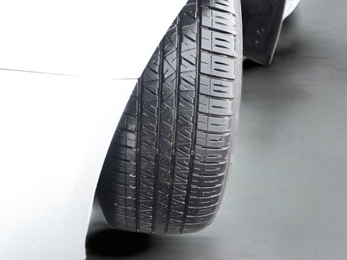 Certified 2025 Toyota Corolla SE w/ SE Premium Package image 4