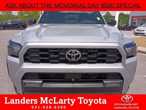 Used 2025 Toyota 4Runner TRD Off-Road Premium AWD/4WD image 8