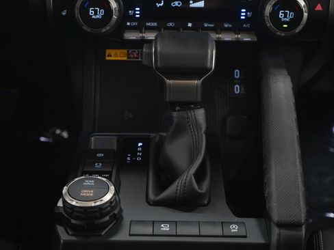 Used 2025 Toyota 4Runner Limited AWD/4WD image 21