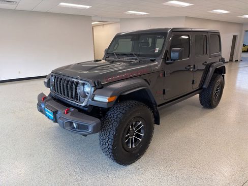 Used 2024 Jeep Wrangler Unlimited Rubicon w/ XTREMEE 35" Tire Package image 1