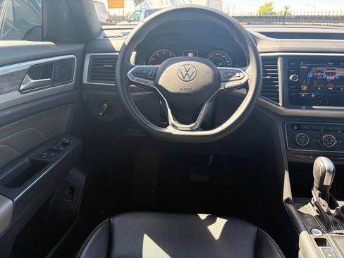 Used 2021 Volkswagen Atlas Cross Sport SE w/ V6 Towing Package FWD image 8
