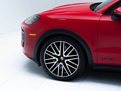 Used 2025 Porsche Cayenne GTS image 11