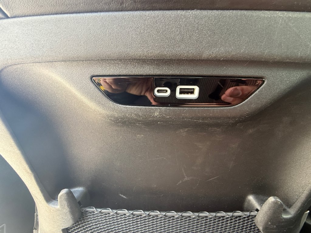 Used 2024 Chrysler Pacifica Touring-L FWD image 36