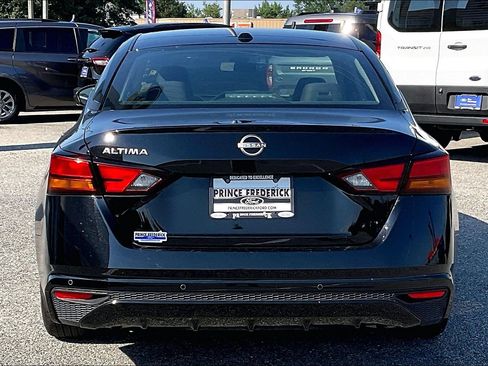 Used 2025 Nissan Altima 2.5 SV FWD image 4