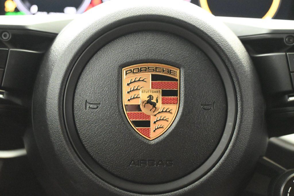 Certified 2025 Porsche Cayenne AWD/4WD image 20