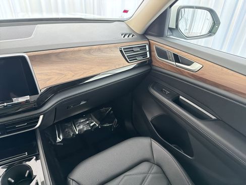 New 2026 Volkswagen Atlas SE image 28