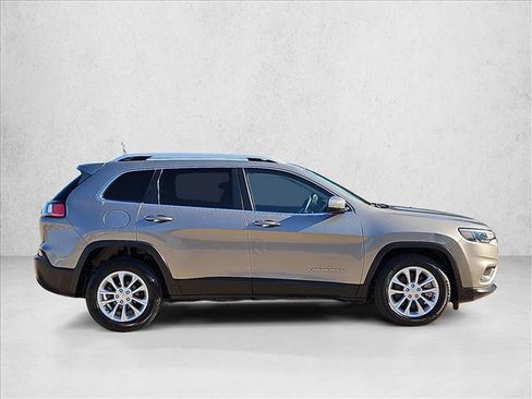 Used 2019 Jeep Cherokee Latitude w/ Popular Appearance Group FWD image 4