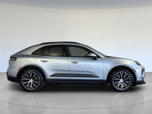 New 2025 Porsche Macan Electric image 9