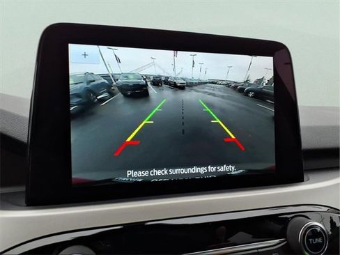 Used 2022 Ford Escape SE image 18