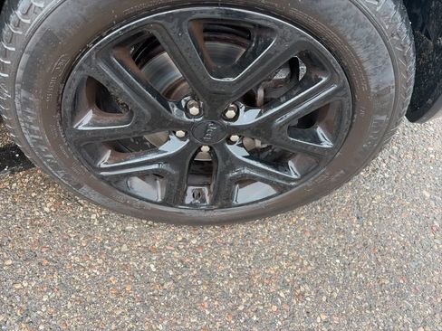 Used 2017 Jeep Renegade Altitude image 9