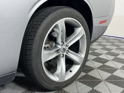 Used 2017 Dodge Challenger SXT w/ Super Sport Group (SS/T) image 5