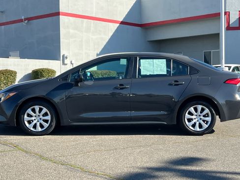 Used 2023 Toyota Corolla LE image 9