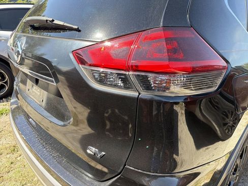 Used 2018 Nissan Rogue SV FWD image 10