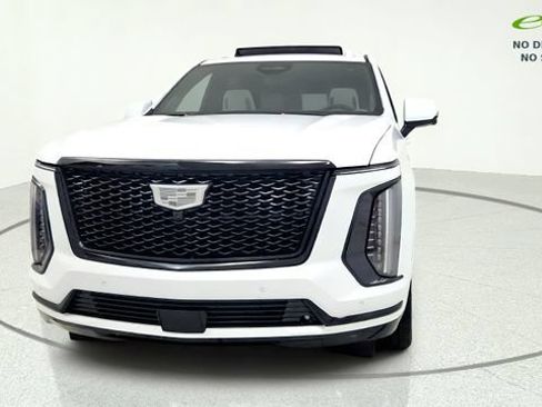 Used 2026 Cadillac Escalade Platinum Sport w/ LPO, ONYX Package AWD/4WD image 2