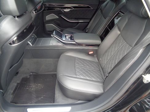 Used 2023 Audi S8 AWD/4WD image 27