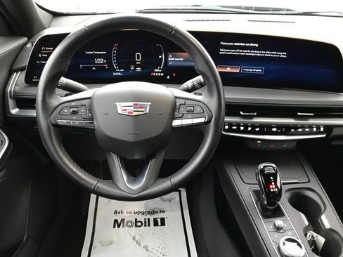 Certified 2025 Cadillac XT4 Premium Luxury image 8