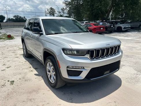 Used 2022 Jeep Grand Cherokee Limited AWD/4WD image 1
