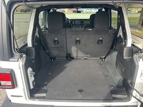 Used 2022 Jeep Wrangler Unlimited Sport AWD/4WD image 7