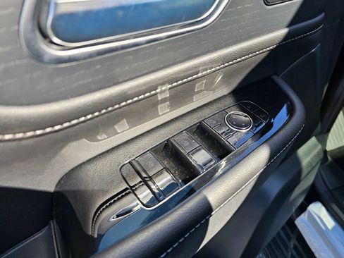 New 2025 INFINITI QX80 Sensory image 29