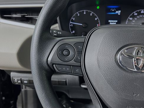Used 2024 Toyota Corolla LE FWD image 19
