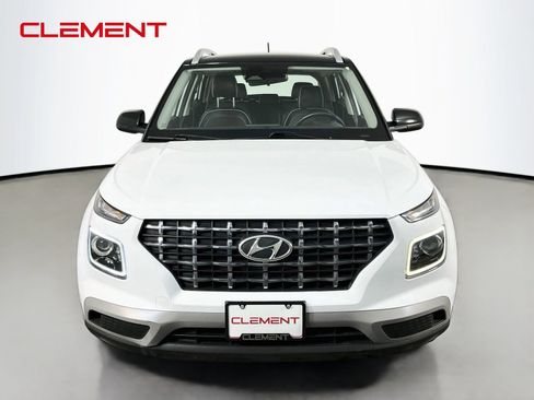 Used 2023 Hyundai Venue Limited FWD image 3
